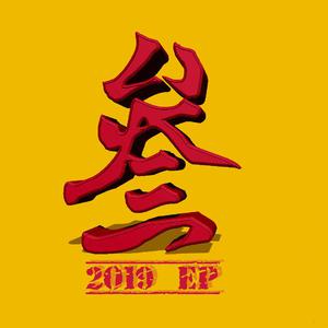 女同学裸睡我把她奶头摸硬了
